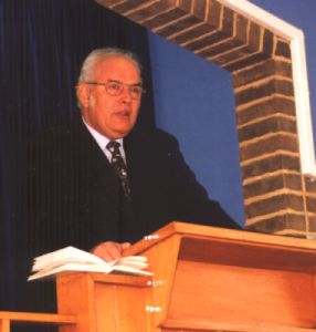 Pastor Steven Richards